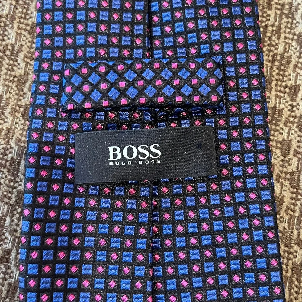 Hugo Boss Mens Silk Tie Blue Pink Geometric Square Office Italy 59x‎ 3 3/8